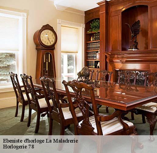 Ebeniste d'horloge  la-maladrerie-78300 Horlogerie 78